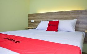 RedDoorz near Mangga Dua Square