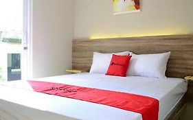 RedDoorz near Mangga Dua Square